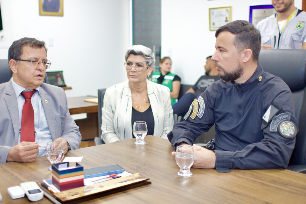 governo-e-aleac-firmam-parceria-para-qualificacao-de-servidores