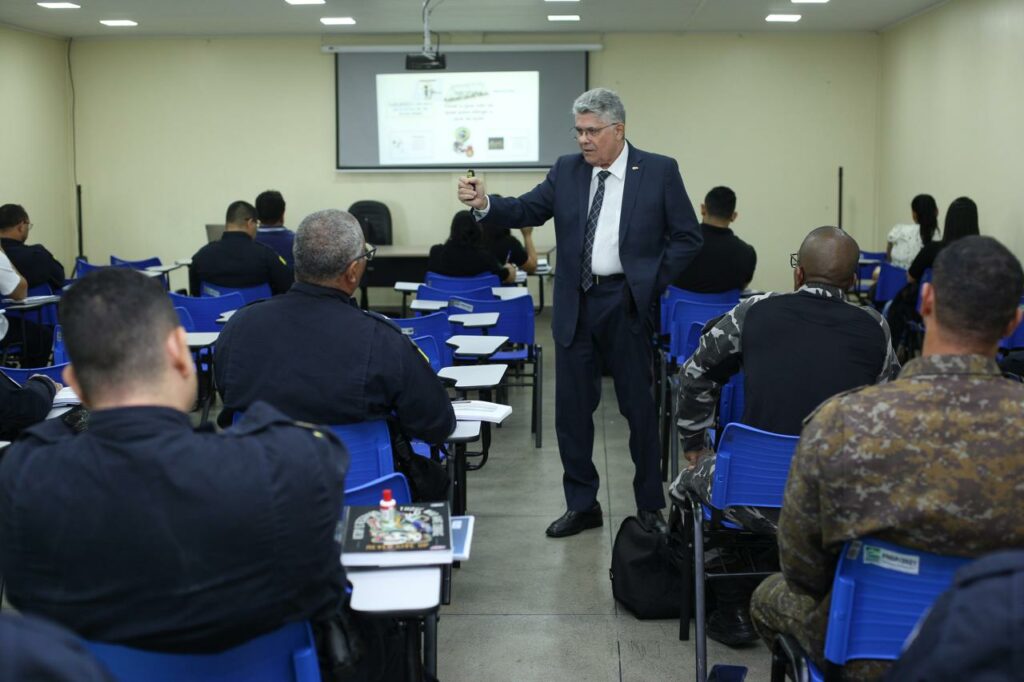 seguranca-realiza-capacitacao-profissional-para-servidores-da-pasta