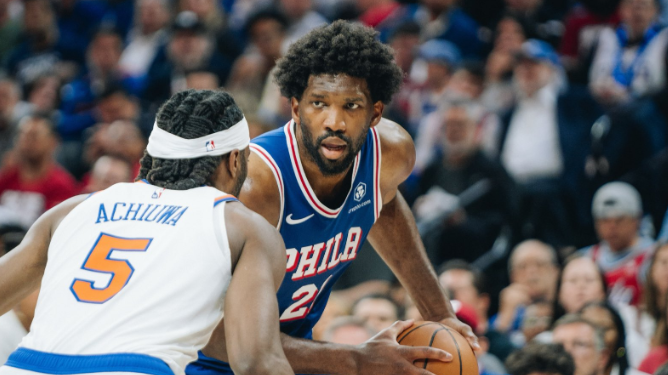 joel-embiid-marca-50-pontos-e-lidera-76ers-mesmo-com-paralisia-de-bell