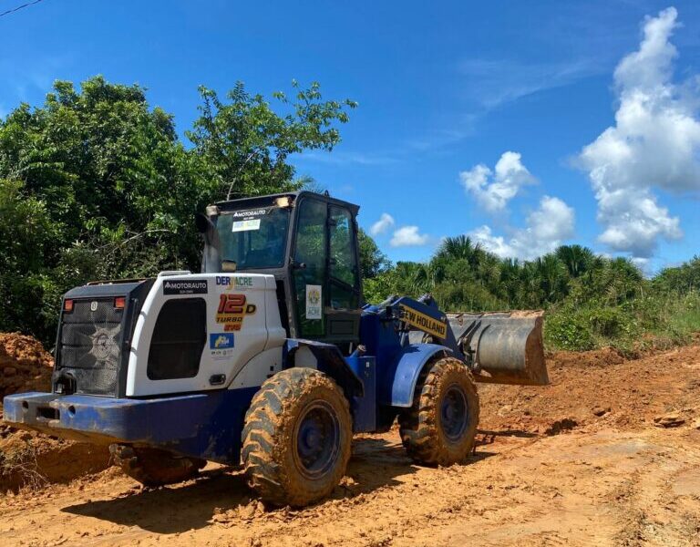 deracre-e-prefeitura-de-feijo-garantem-acesso-de-familias-no-ramal-do-polo-agroflorestal