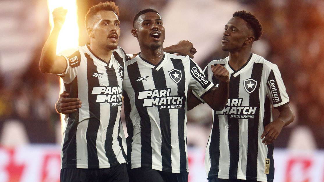 copa-do-brasil:-botafogo-bate-vitoria-e-larga-em-vantagem-na-terceira-fase
