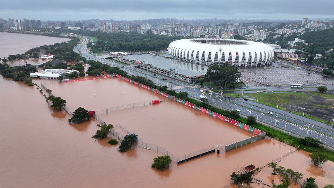 conmebol-adia-jogos-de-gremio-e-inter-em-meio-a-chuvas-no-rs;-veja-detalhes