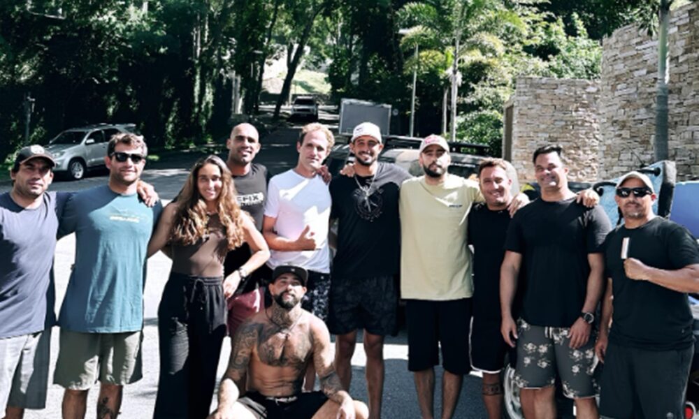 surfistas-levam-jet-skis-para-ajudar-a-resgatar-pessoas-no-rs