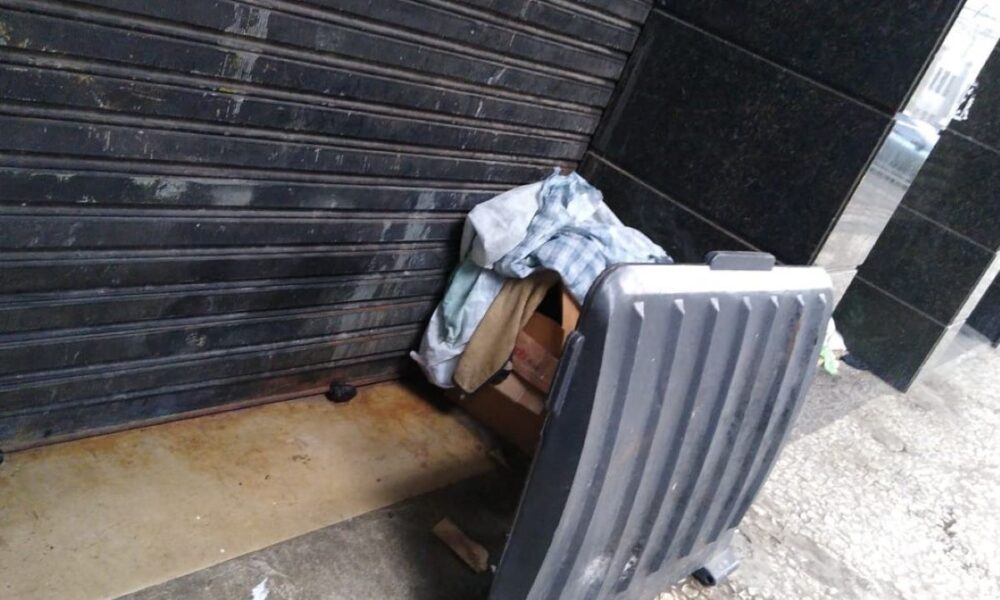 policia-procura-moradora-de-rua-estuprada-e-so-acha-“cabana”-do-crime