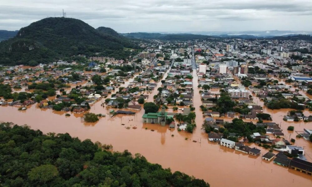 com-tragedia-no-rs,-marinha-adia-concurso-de-fuzileiros-navais