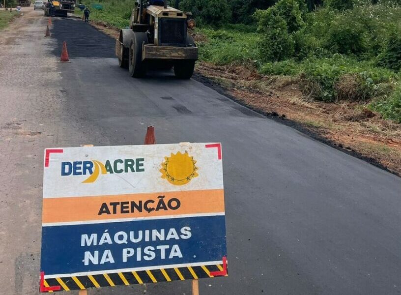 deracre-executa-operacao-tapa-buraco-na-rodovia-ac-90,-em-rio-branco