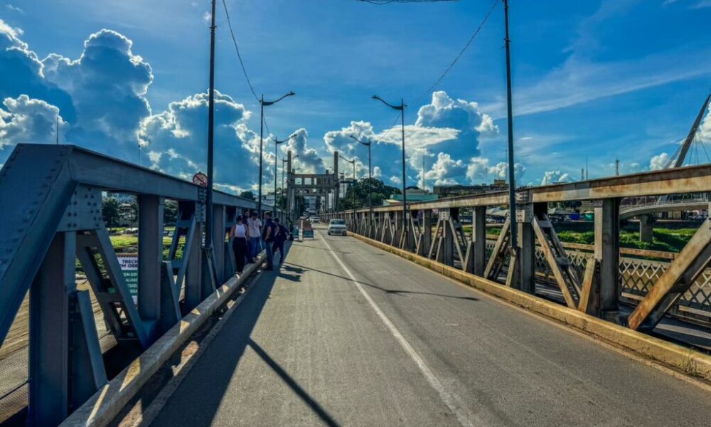governo-conserva-ponte-metalica-com-renovacao-da-pintura-na-estrutura-de-mais-de-50-anos