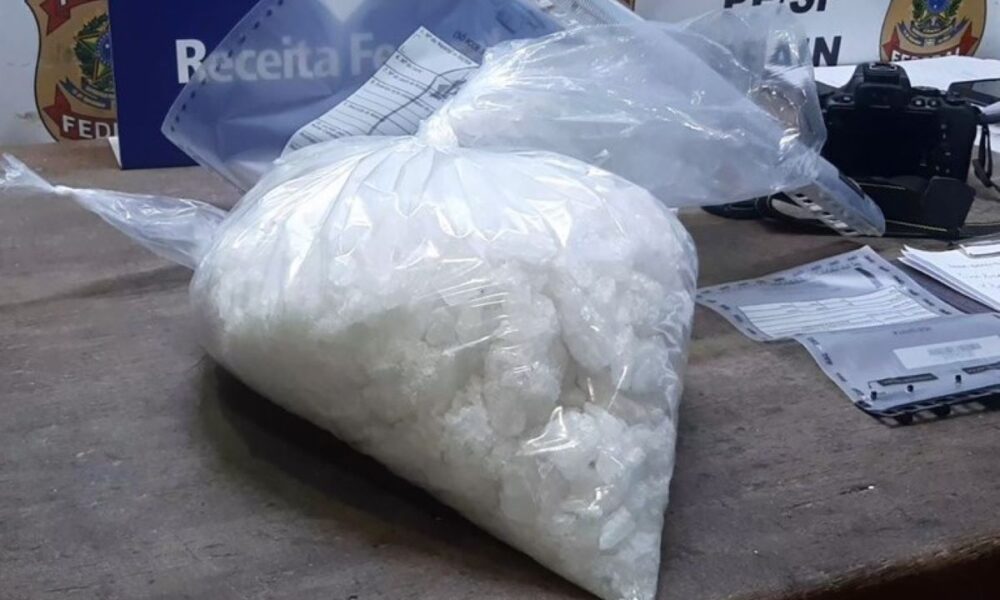 mexicano-e-preso-pela-pf-com-metanfetamina-no-aeroporto-de-guarulhos