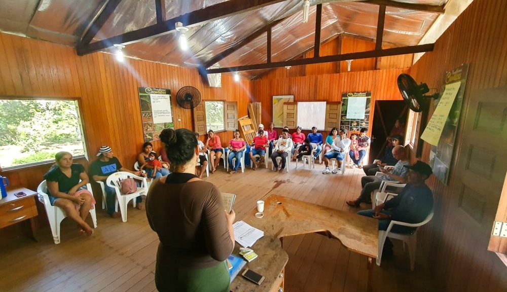comunidades-do-parque-estadual-chandless-recebem-intervencao-cultural-de-grupo-de-artes