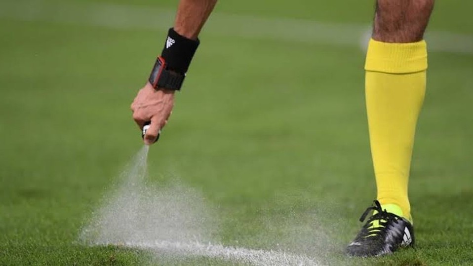 inventor-brasileiro-por-uso-do-spray-espera-indenizacao-milionaria-da-fifa