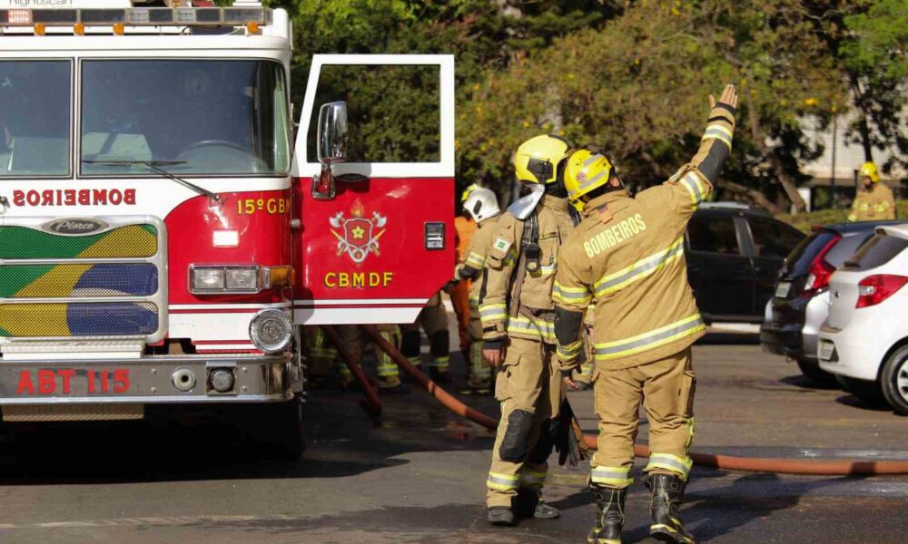 ousadia:-ladroes-cortam-cerca-e-furtam-quartel-dos-bombeiros-no-df