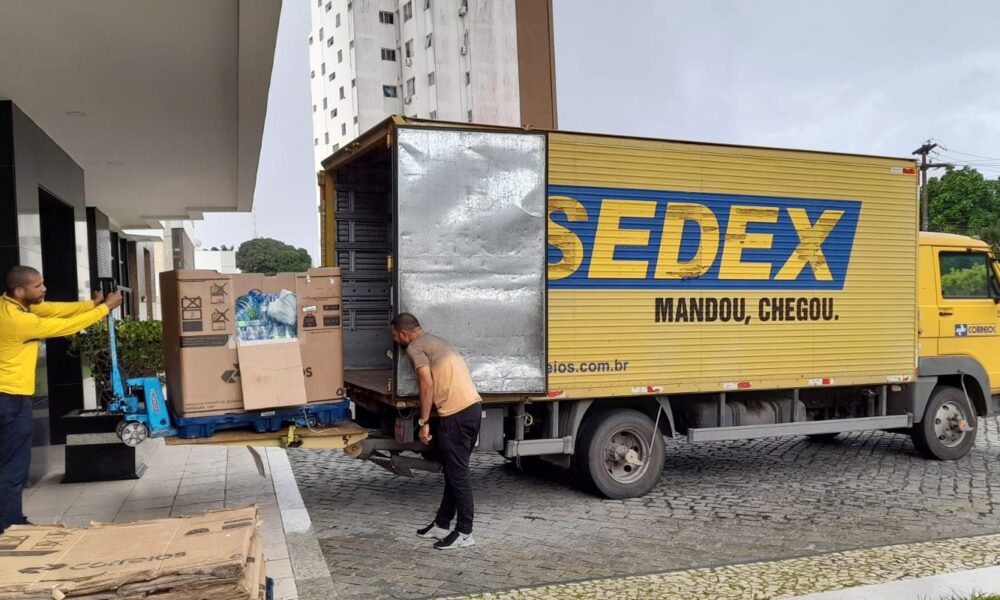 correios-suspendem-recebimento-de-roupas-doadas-ao-rio-grande-do-sul
