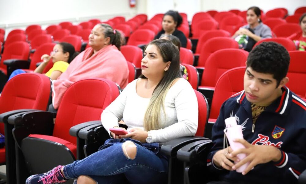 formacao-no-centro-de-ensino-especial-dom-bosco-oferece-suporte-a-pais-de-alunos-com-deficiencia