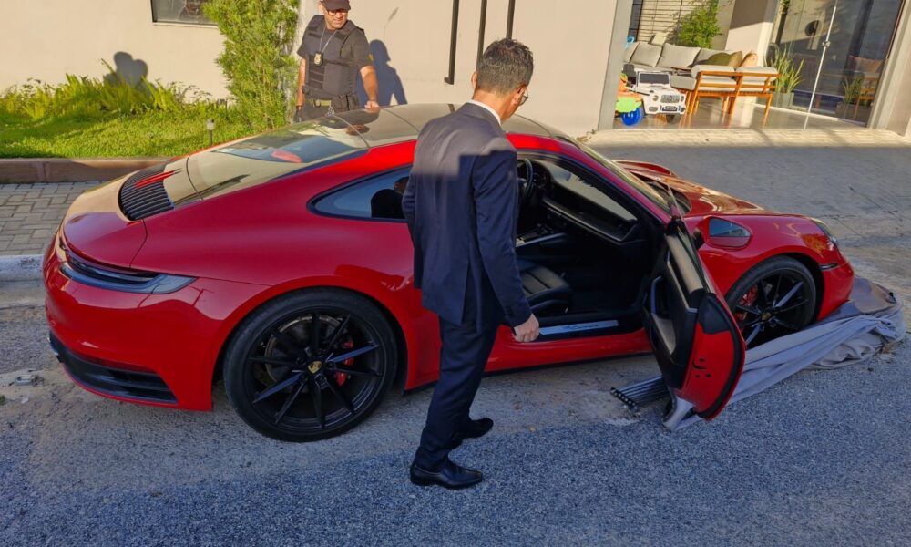 lider-de-quadrilha-suspeita-de-movimentar-mais-de-r$-243-milhoes-comprou-porsche-de-daniel-alves