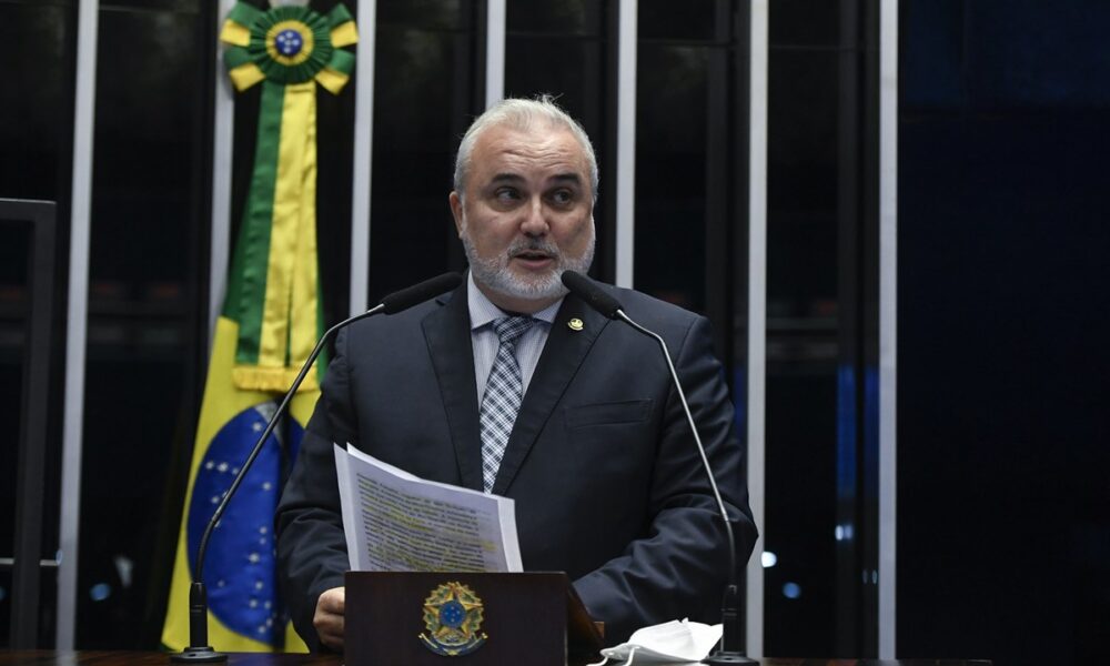 demitido-da-petrobras,-prates-faz-periplo-por-congresso,-governo-e-stf