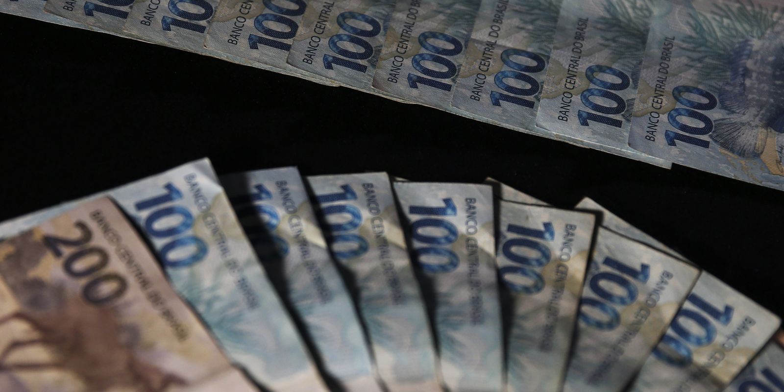 divida-publica-sobe-0,99%-em-abril-e-ultrapassa-r$-6,7-trilhoes